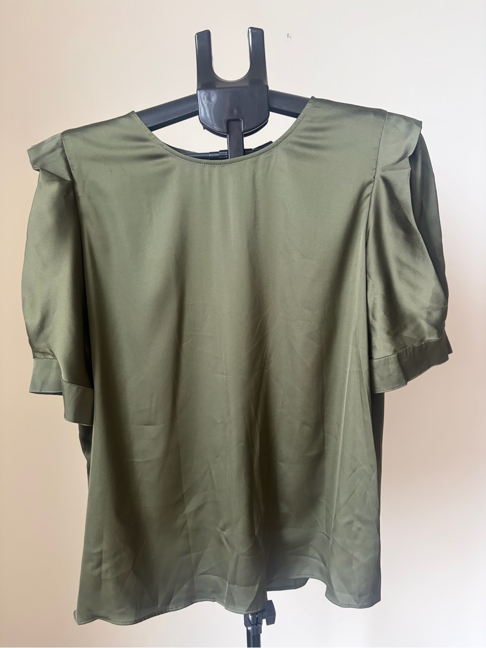 NWT JCPenney Rich Avocado Green Satin Ruffle Sleeve Top XL